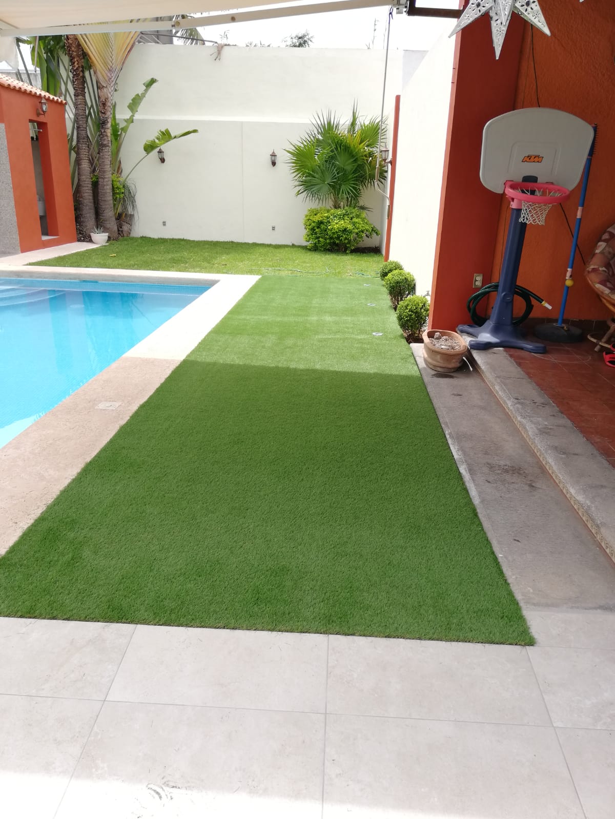 Pasto sintético, alfombras y tapicería